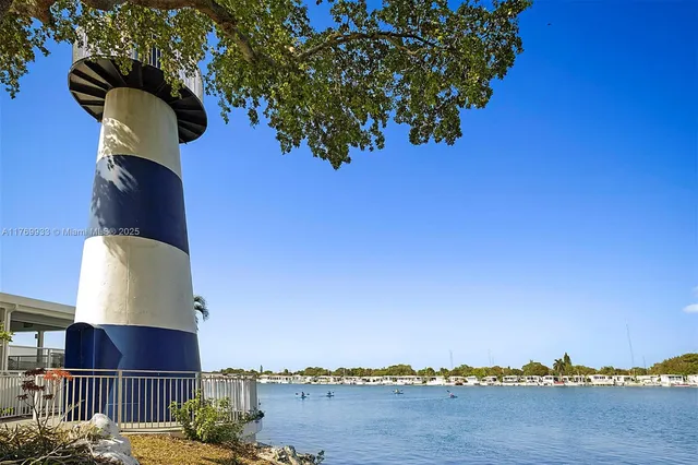 $289,900 | 102 Lake Shore Drive, Pembroke Park, FL 33009