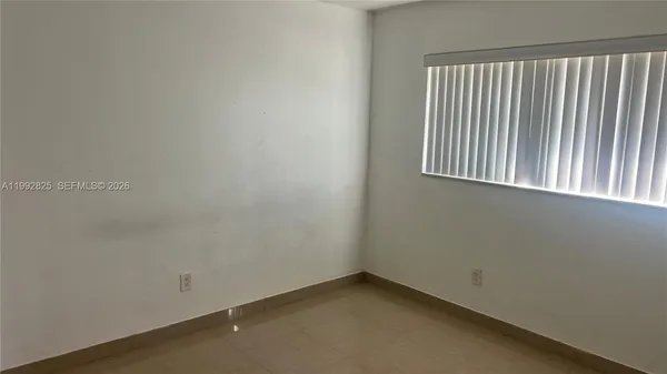 $2,100 | 15205 Northeast 6th Avenue, Unit D301, Miami, FL 33162