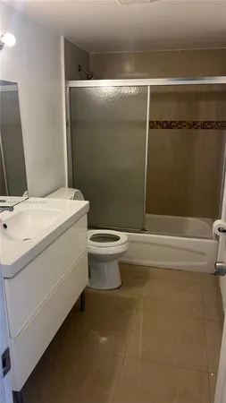 $2,100 | 15205 Northeast 6th Avenue, Unit D301, Miami, FL 33162