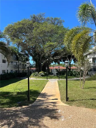 $2,100 | 15205 Northeast 6th Avenue, Unit D301, Miami, FL 33162