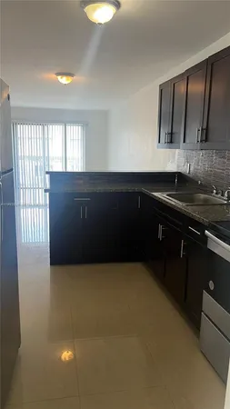 $2,100 | 15205 Northeast 6th Avenue, Unit D301, Miami, FL 33162