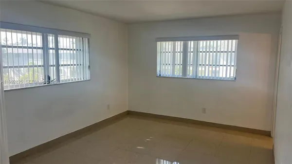 $2,100 | 15205 Northeast 6th Avenue, Unit D301, Miami, FL 33162