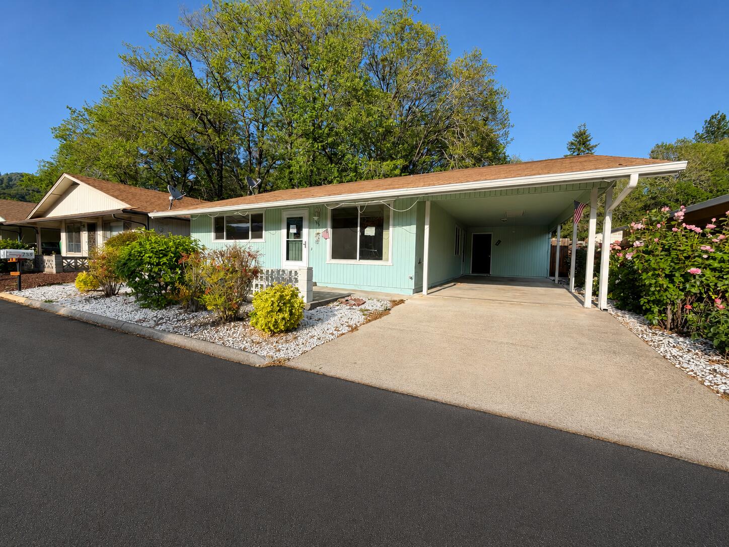 734 Brookside Circle Rogue River, OR 97537 - Photo 2 of 13 IMG