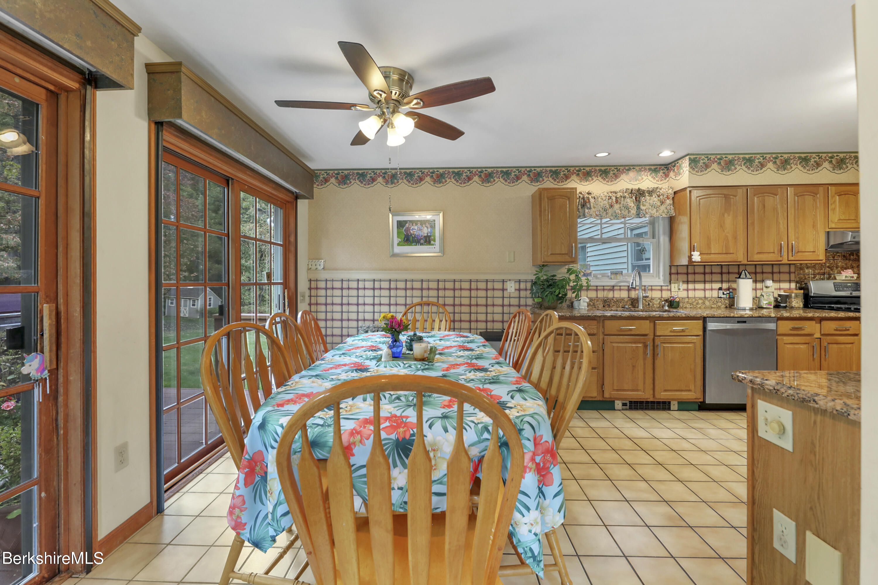 10 Lillybrook Road Pittsfield, MA 01201 - Photo 46 of 91 55 Breakfast Area