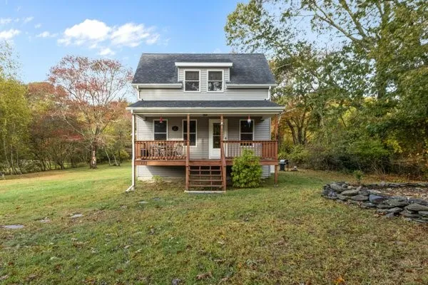 $480,000 | 33 Alden Avenue, Portsmouth, RI 02872