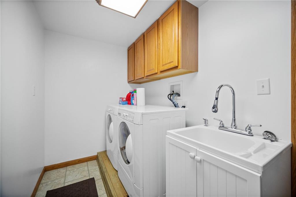 183 Lindley Road Canonsburg, PA 15317 - Photo 37 of 44 a utility room with dryer and washer