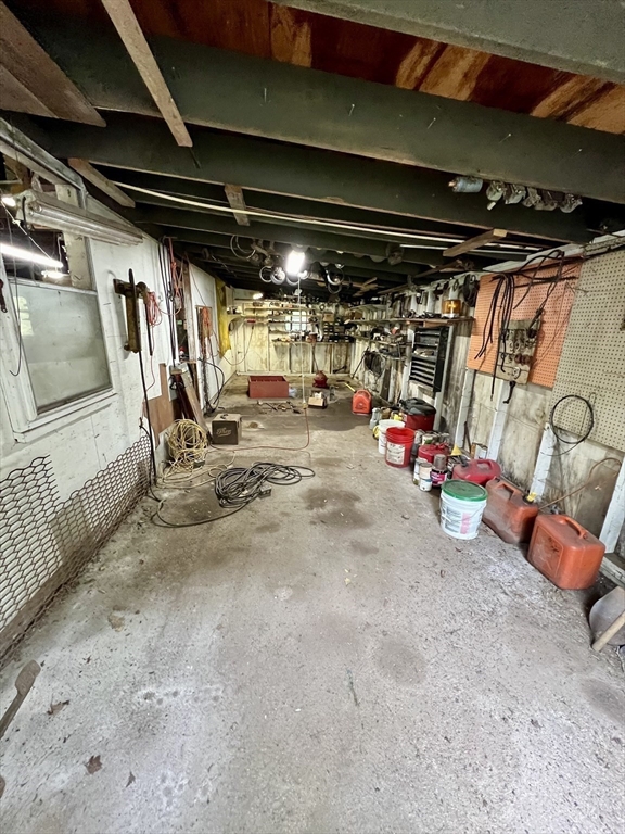 7 Shepard Place Sturbridge, MA 01566 - Photo 32 of 34 a view of garage