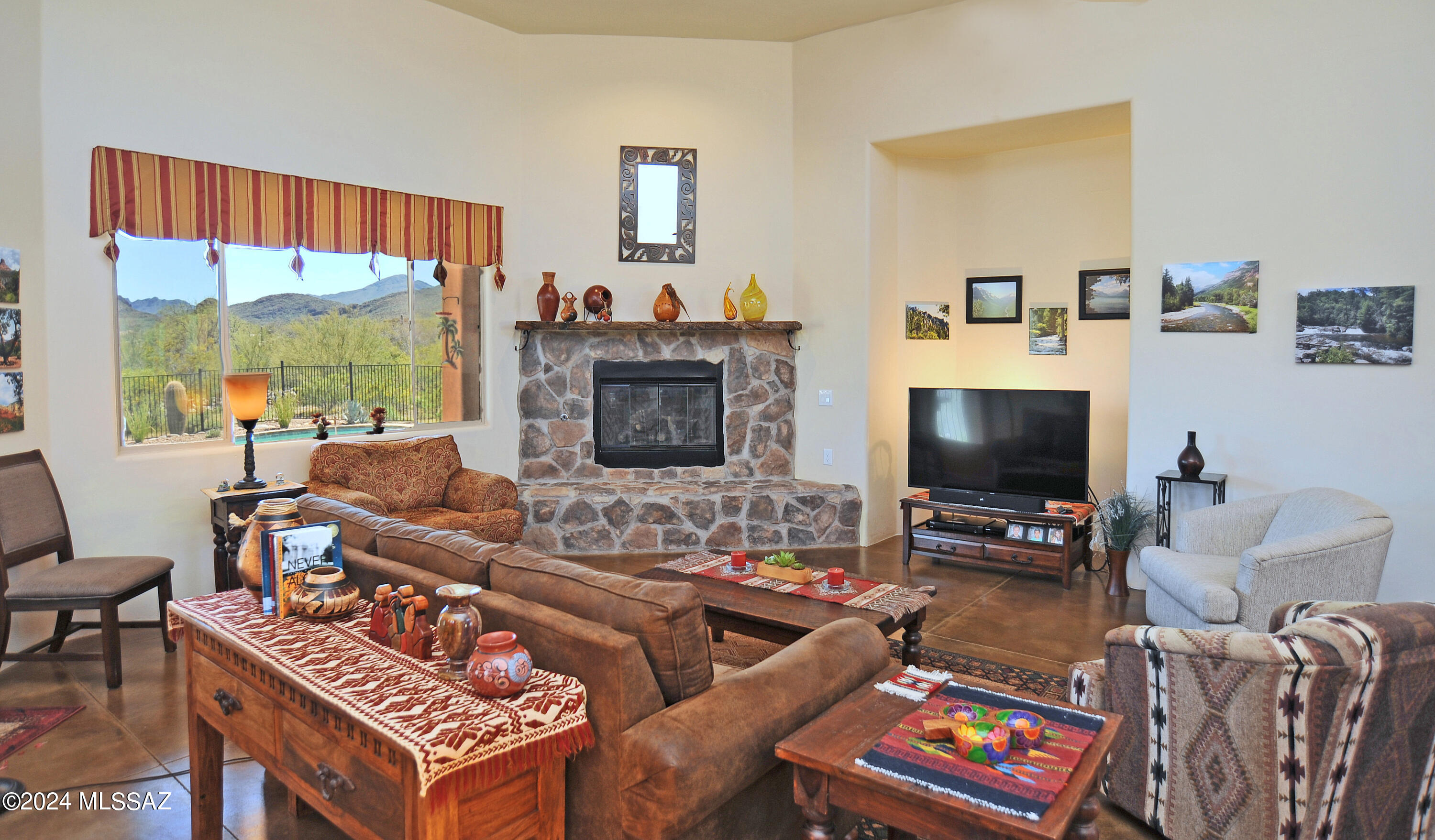 8257 Sunset Ranch Loop Tucson, AZ 85743 - Photo 2 of 43 Gallery Image 2