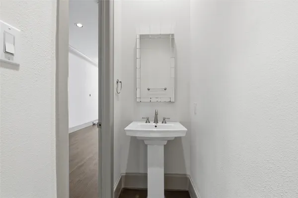 $419,000 | 4031 Bellefontaine, Unit 102, Houston, TX 77025