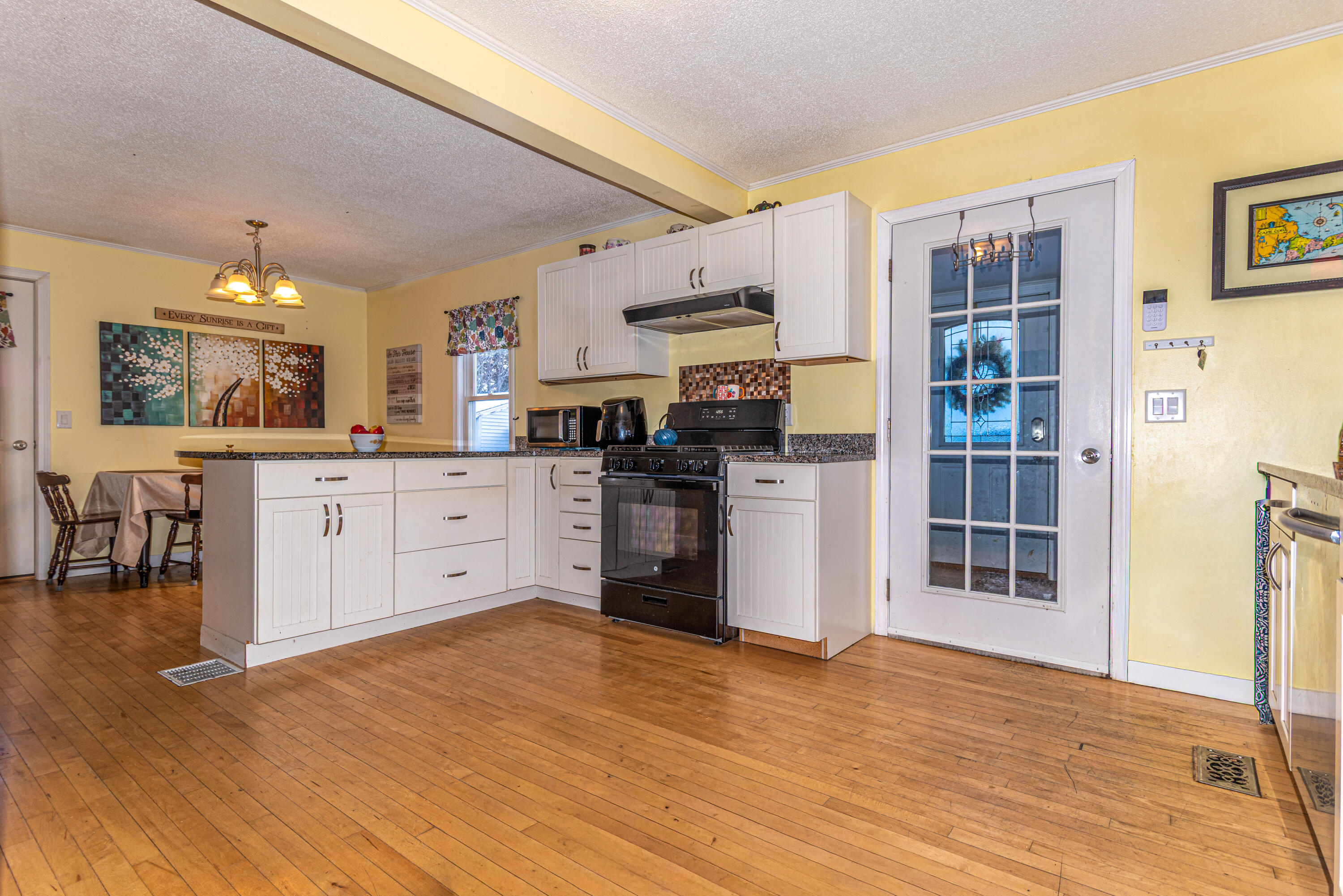 33 Elizabeth Street Presque Isle, ME 04769 - Photo 19 of 47 Kitchen