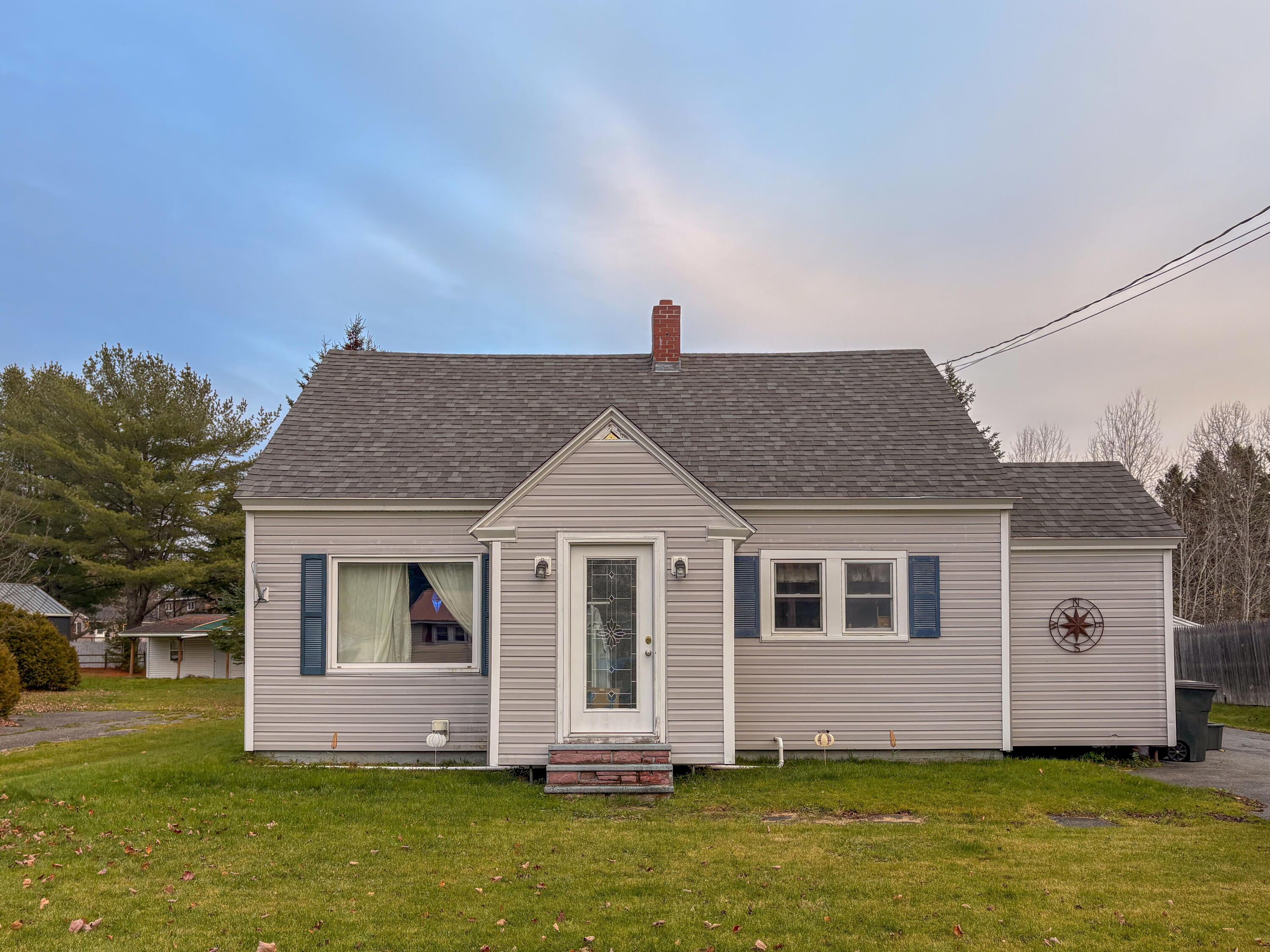 33 Elizabeth Street Presque Isle, ME 04769 - Photo 2 of 47 Front