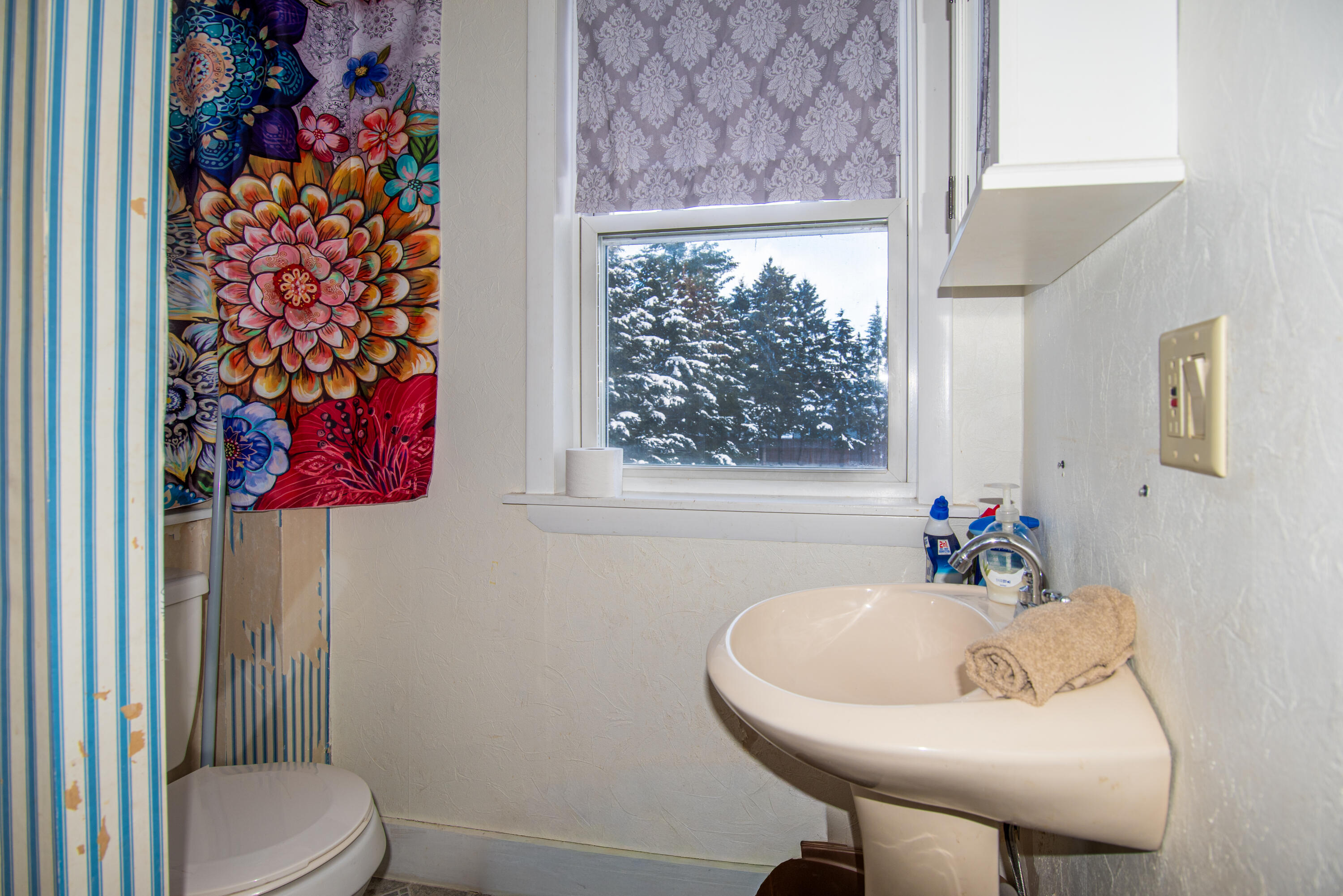 33 Elizabeth Street Presque Isle, ME 04769 - Photo 37 of 47 Second floor bath