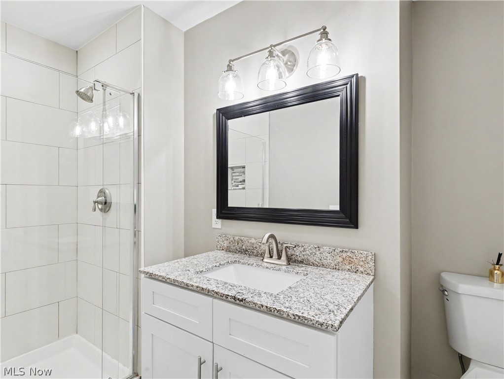 1183 Garman Road Akron, OH 44313 - Photo 25 of 34 En suite full bath in primary BR