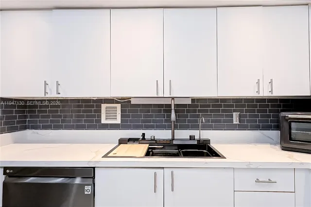 $339,900 | 2800 North 46th Avenue, Unit A307, Hollywood, FL 33021