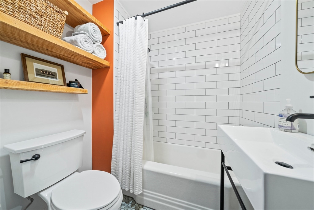 47 White Island Road Halifax, MA 02338 - Photo 12 of 25 Gallery Image 12