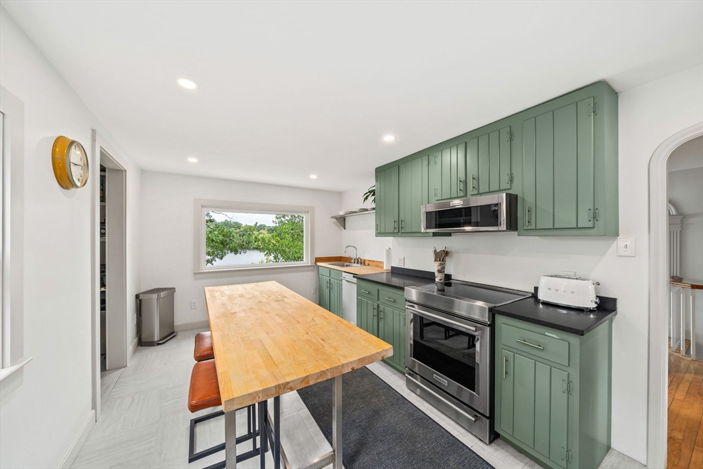 47 White Island Road Halifax, MA 02338 - Photo 3 of 25 Gallery Image 3