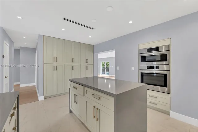 $6,500 | 10330 Southwest 51st Street, Miami, FL 33165