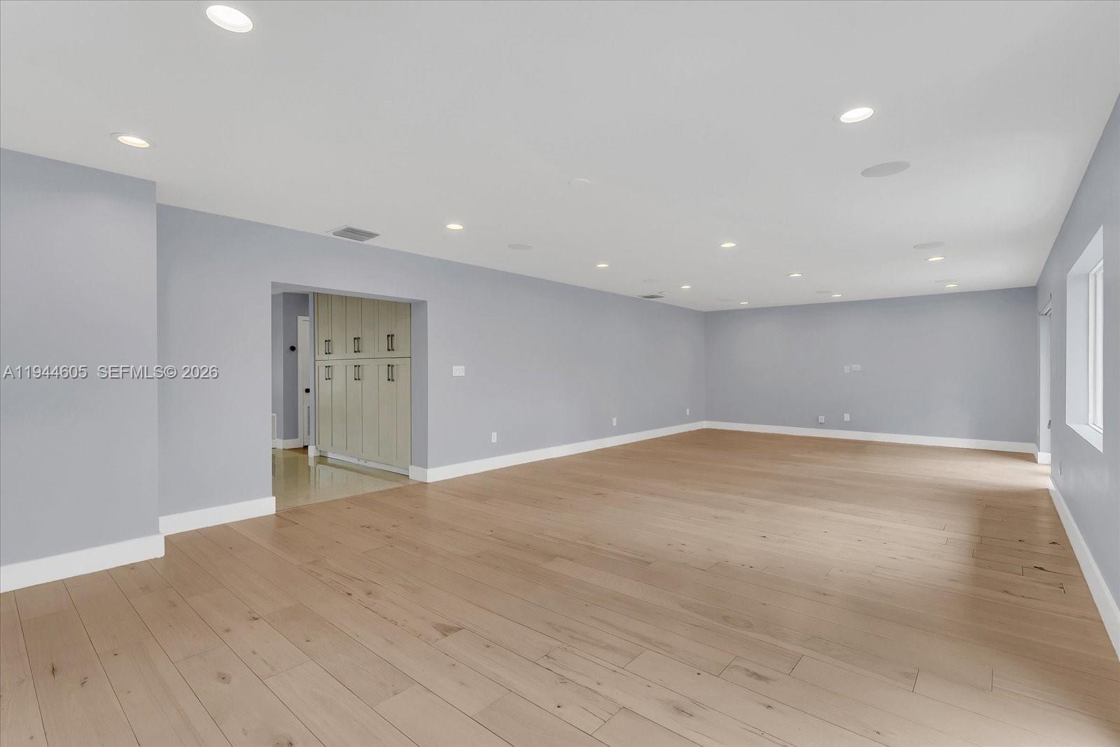 10330 Southwest 51st Street Miami, FL 33165 - Photo 13 of 40