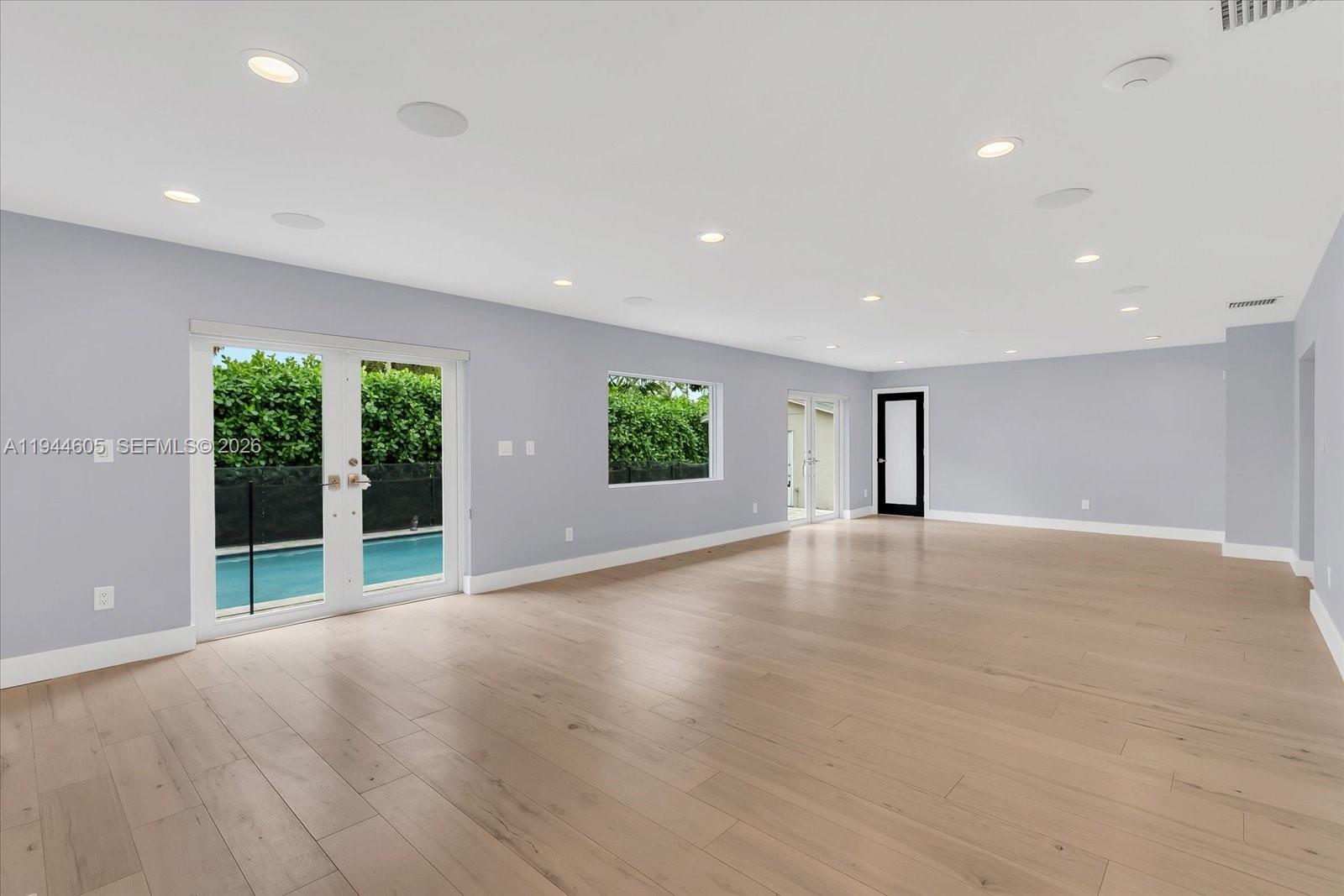 10330 Southwest 51st Street Miami, FL 33165 - Photo 14 of 40