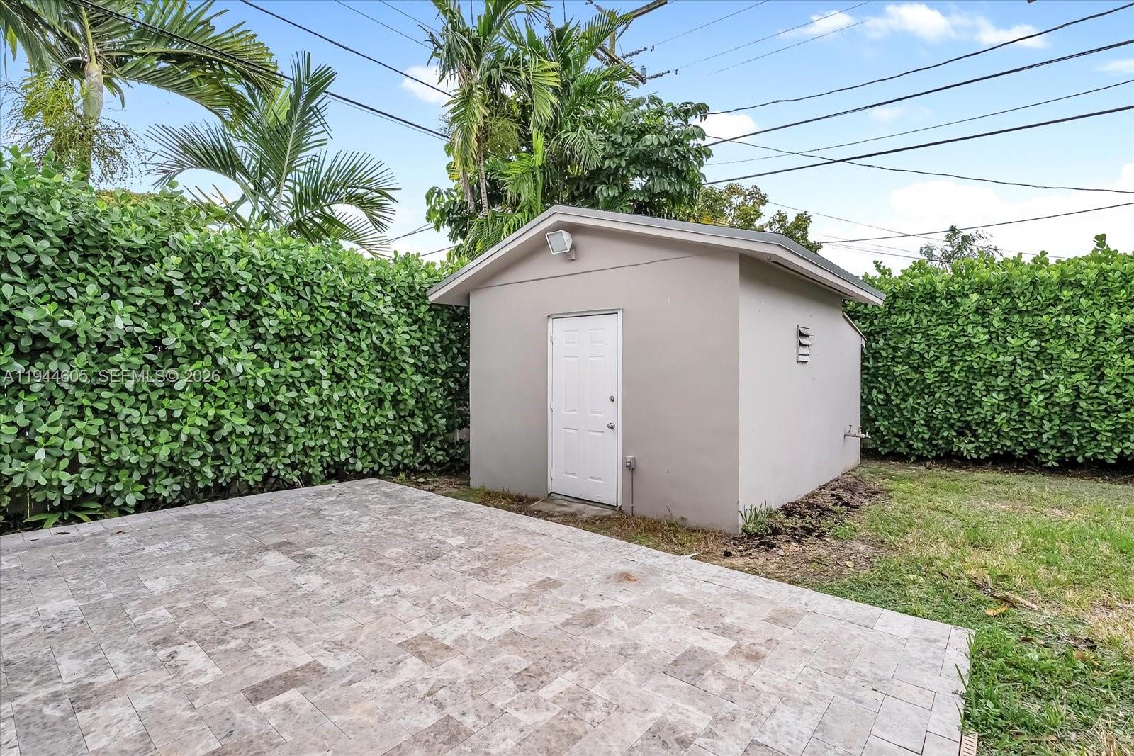 10330 Southwest 51st Street Miami, FL 33165 - Photo 28 of 40