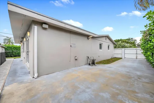 $6,500 | 10330 Southwest 51st Street, Miami, FL 33165