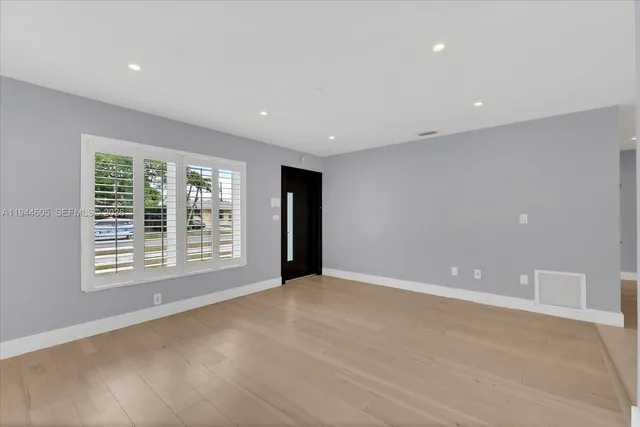 $6,500 | 10330 Southwest 51st Street, Miami, FL 33165