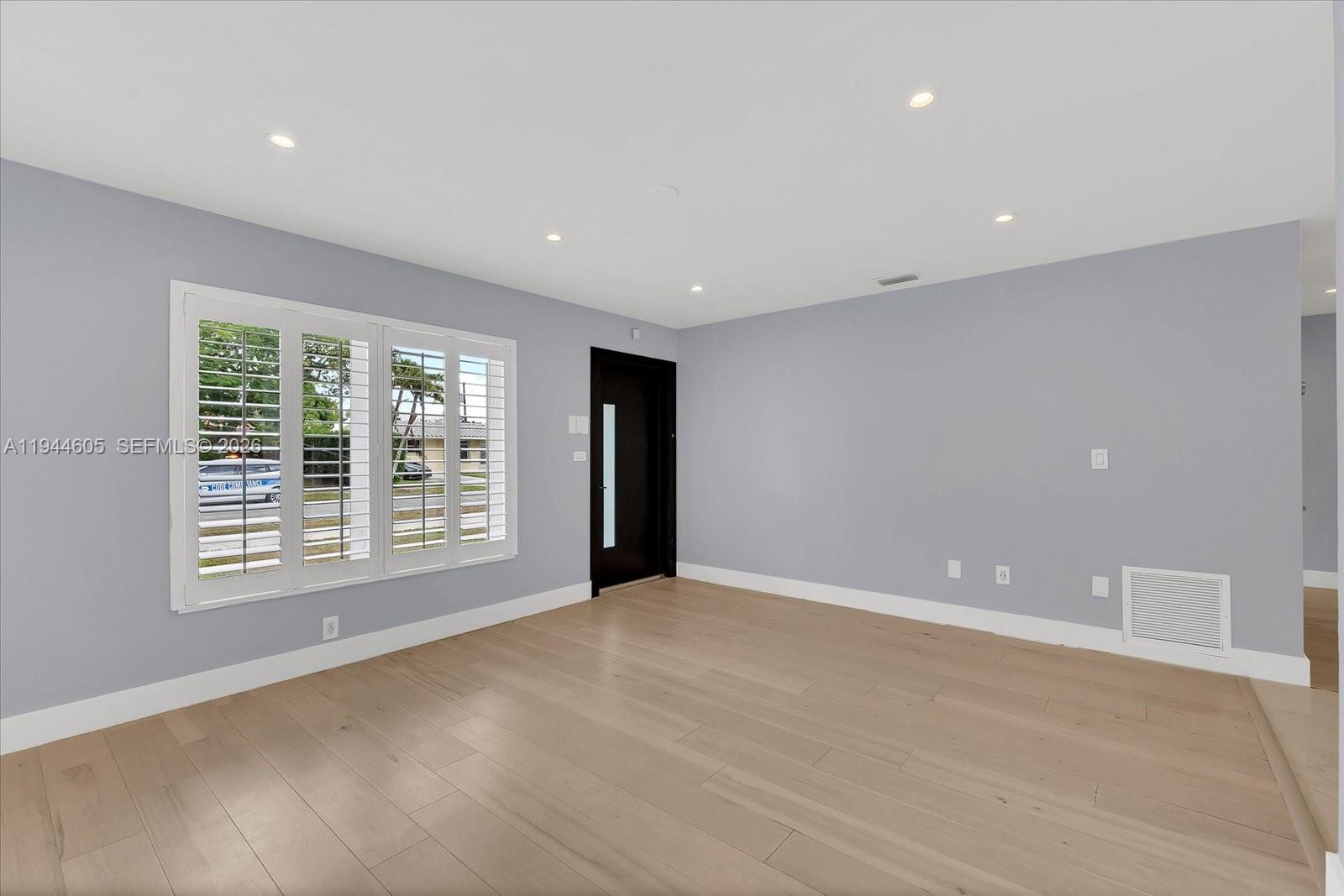 10330 Southwest 51st Street Miami, FL 33165 - Photo 8 of 40