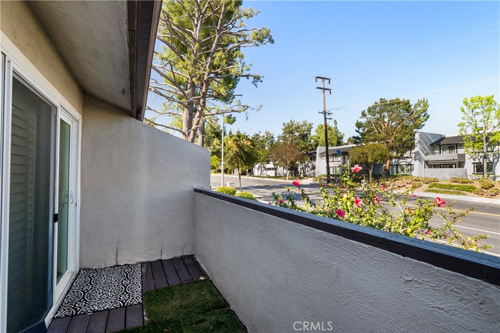 2752 Craig Circle Fullerton, CA 92835 - Photo 19 of 38 a view of a garden from a window