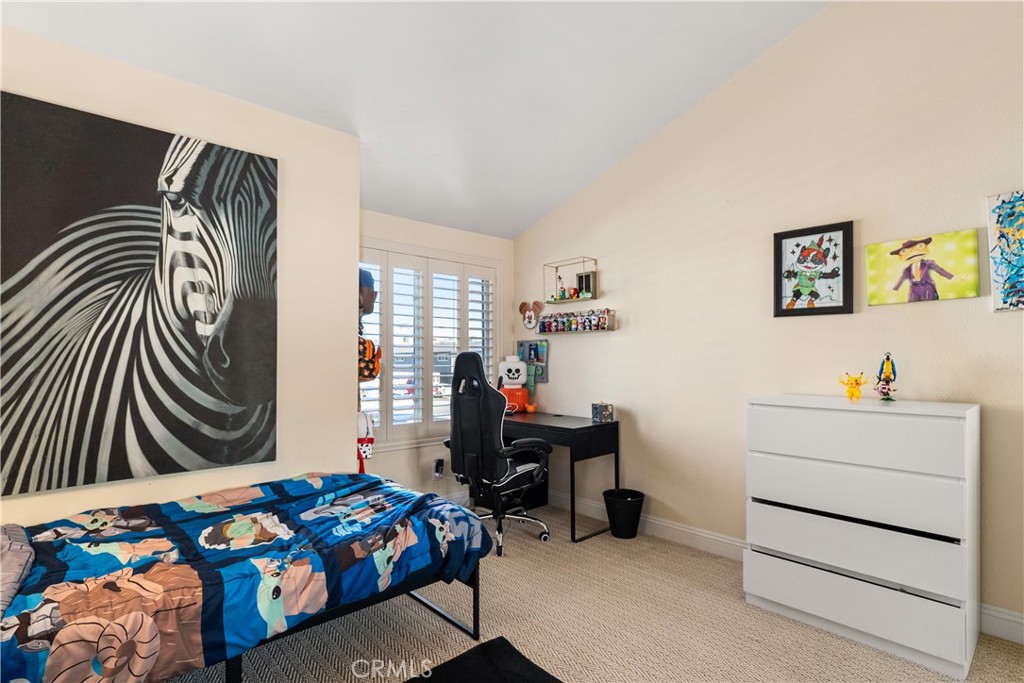 2752 Craig Circle Fullerton, CA 92835 - Photo 20 of 38 a bedroom with a bed and a cabinets