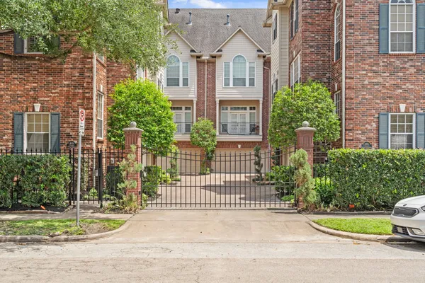 $3,250 | 1007 Crocker Street, Houston, TX 77019