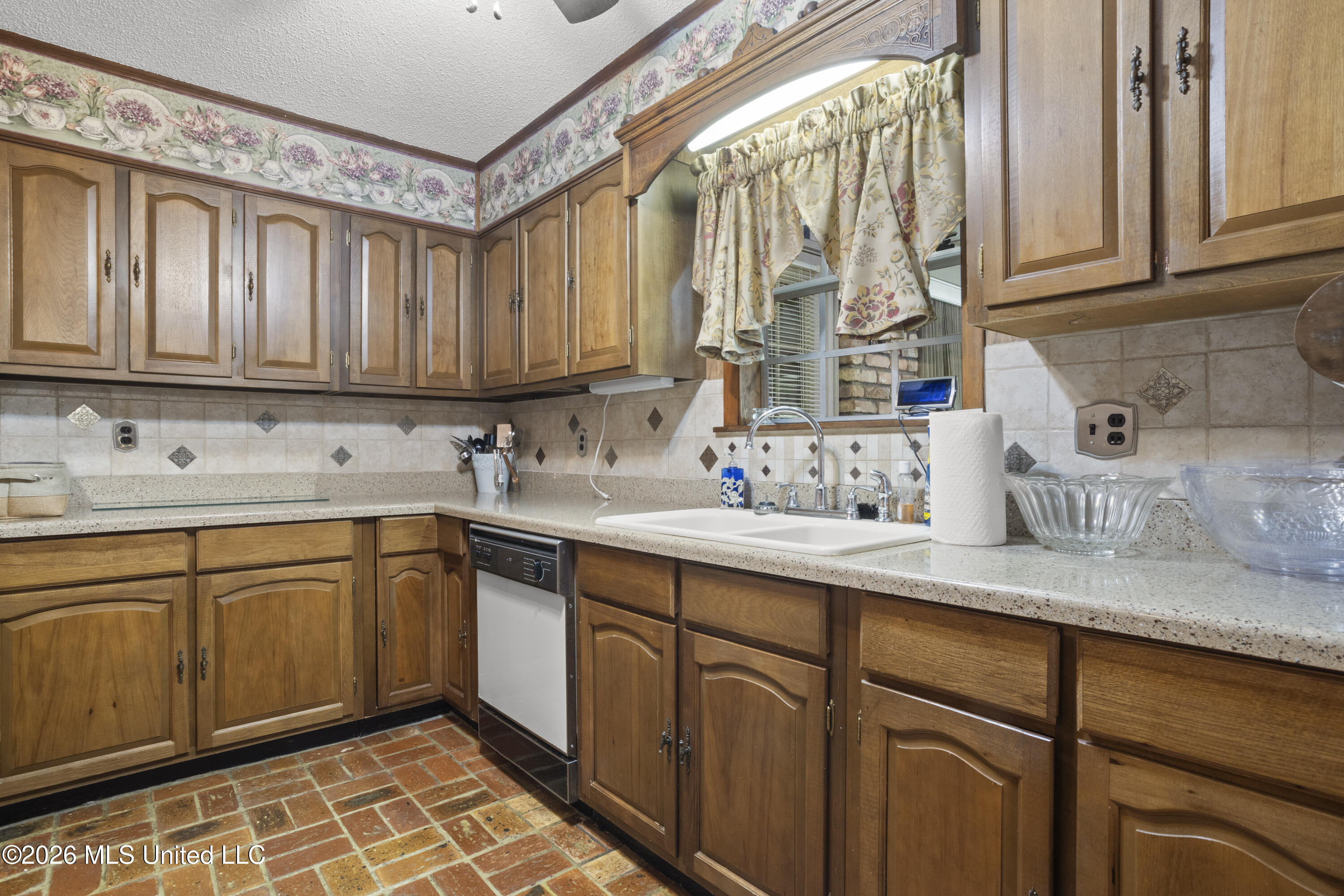 9121 Heather Lane Moss Point, MS 39562 - Photo 14 of 40 00014