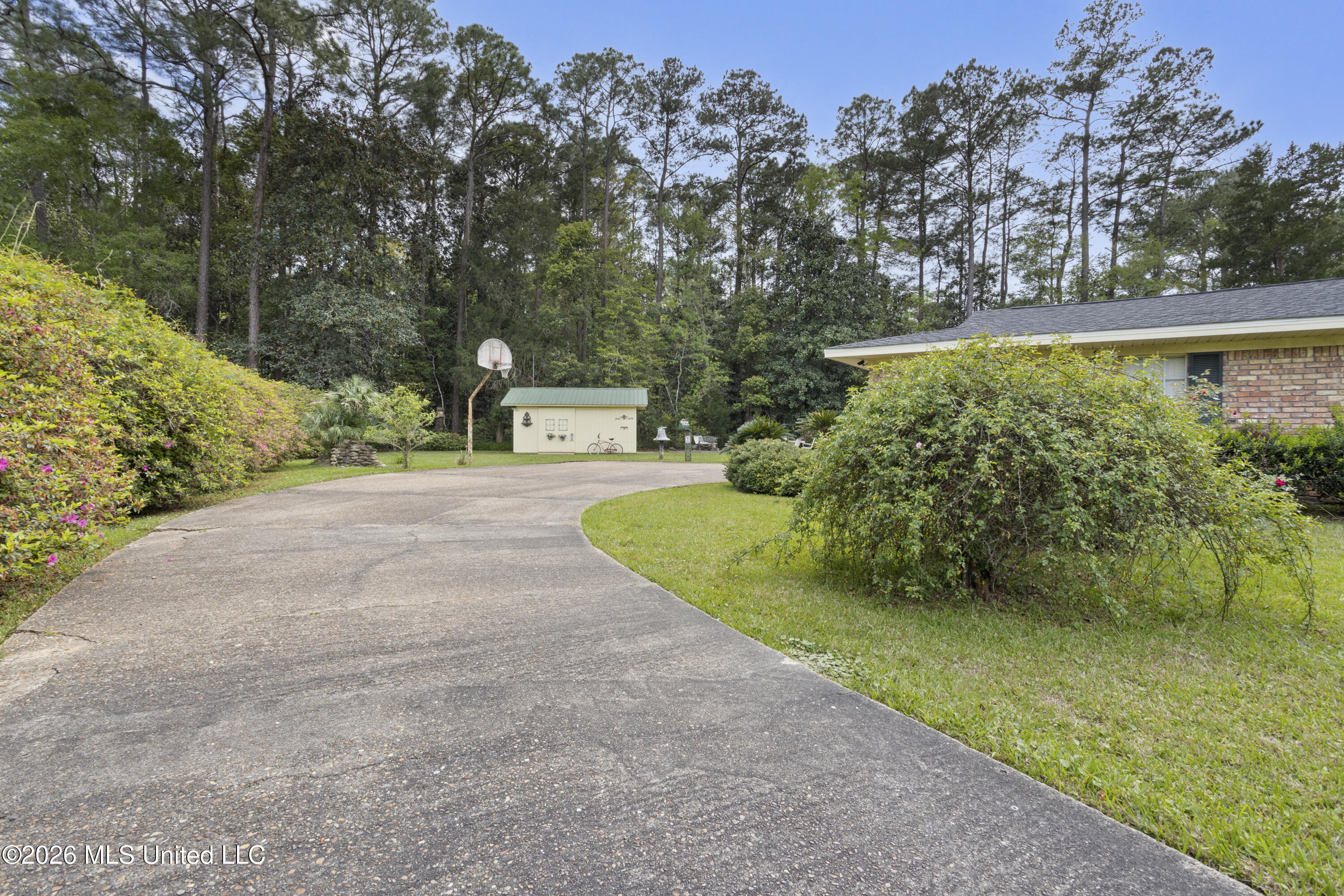 9121 Heather Lane Moss Point, MS 39562 - Photo 35 of 40 00035