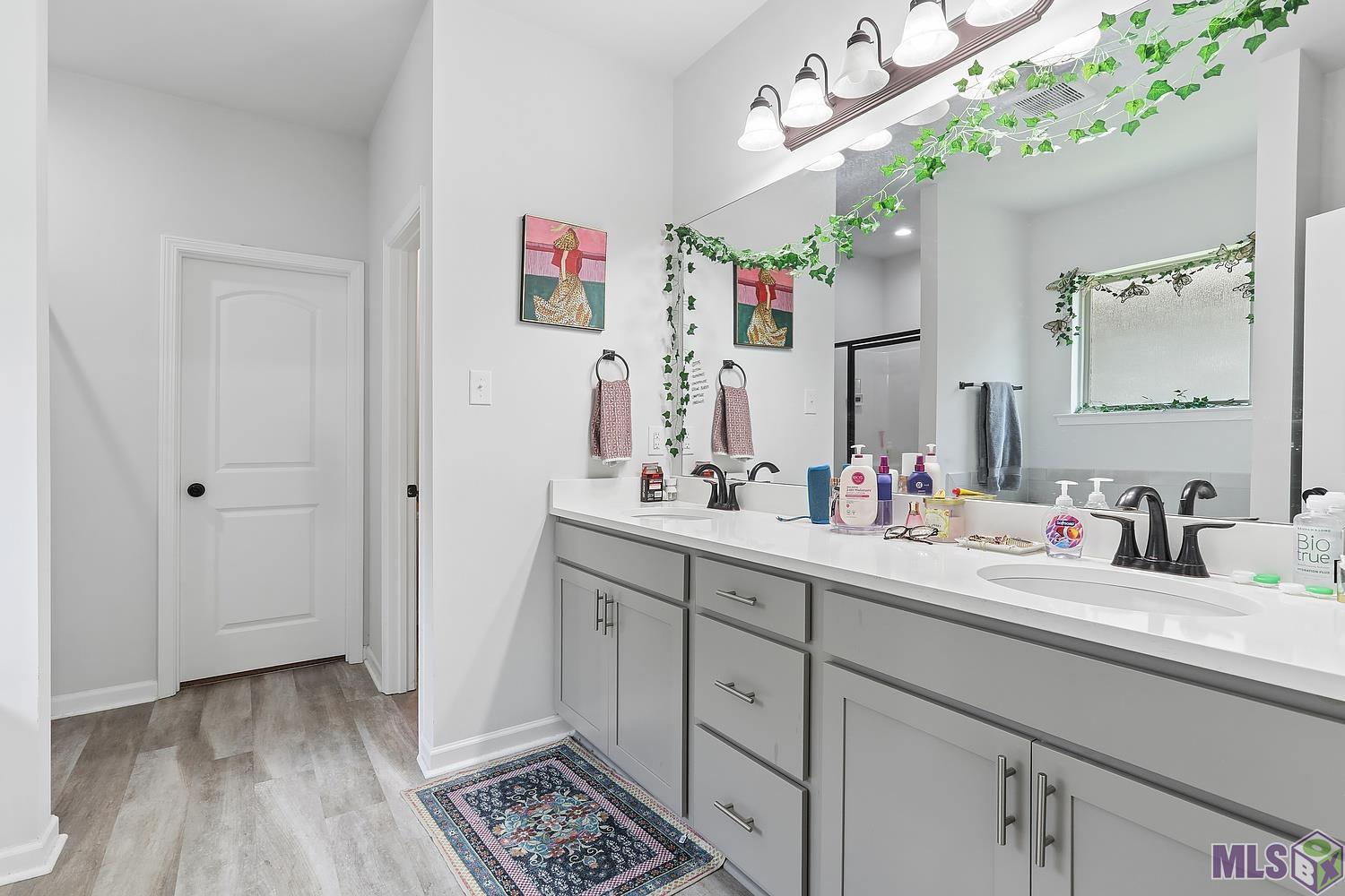 711 Sehdeva Memorial Drive Baton Rouge, LA 70820 - Photo 11 of 22 Primary En-Suite