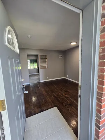 $1,580 | 6725 Thurston Avenue, St. Louis, MO 63134