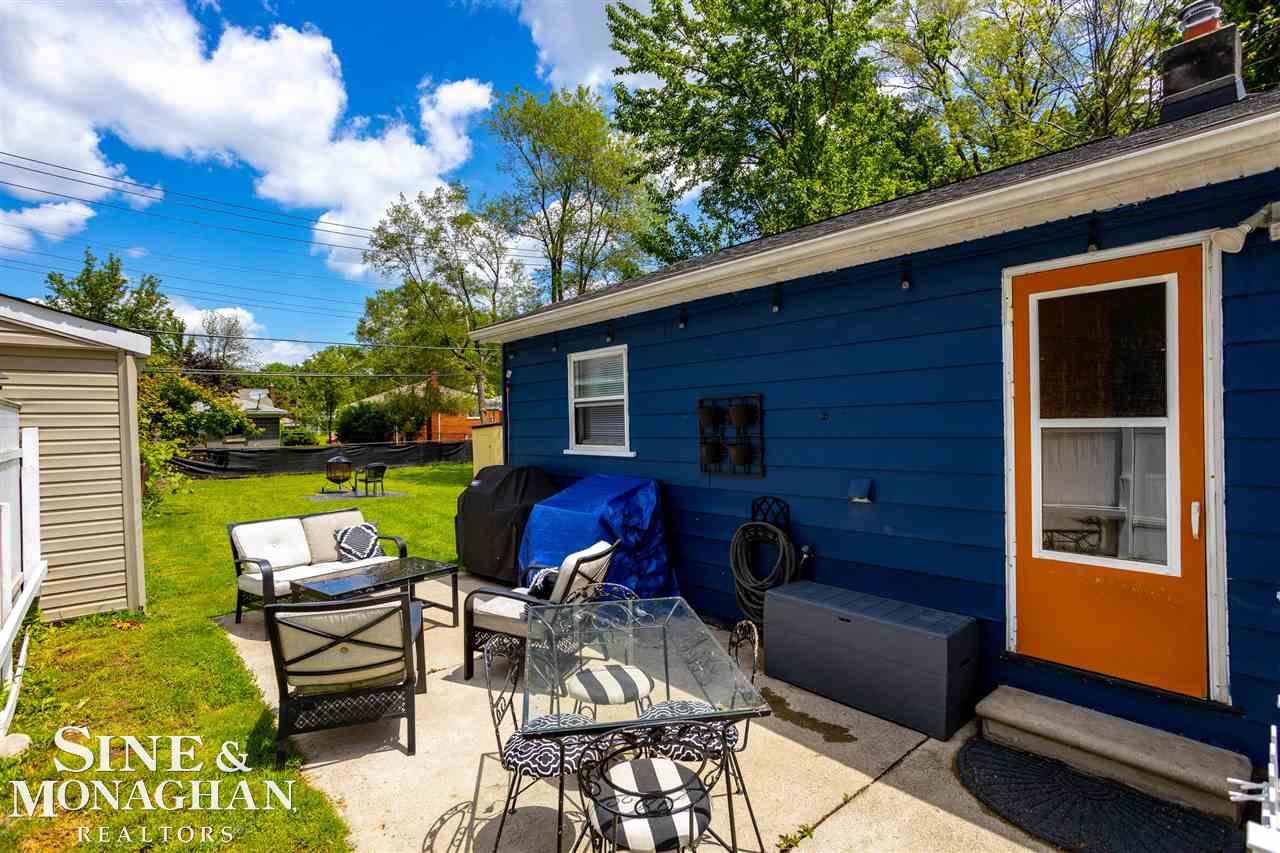 20889 Ridgemont Road Harper Woods, MI 48225 - Photo 19 of 31