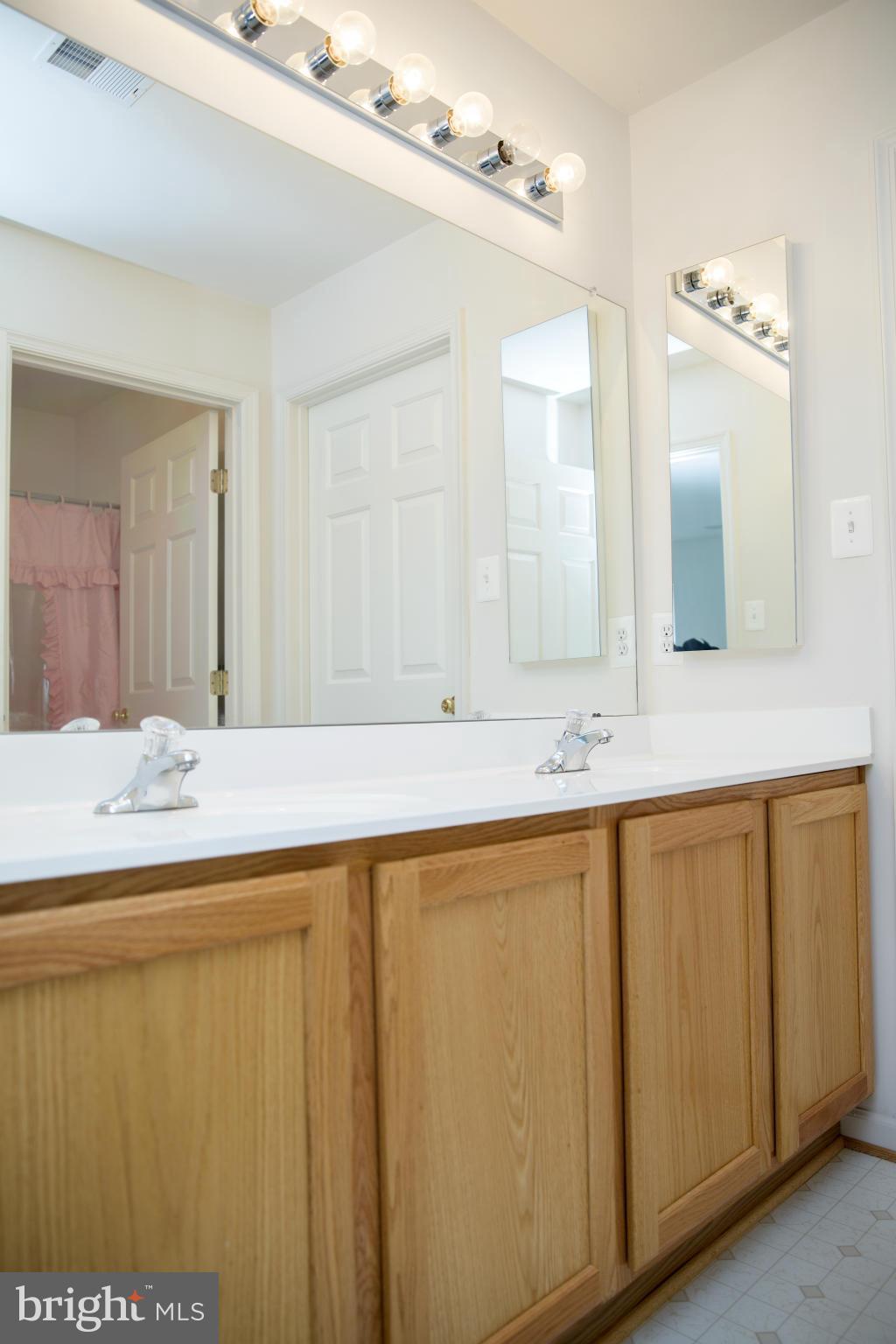 1822 Weybridge Road Frederick, MD 21702 - Photo 22 of 30 Bath