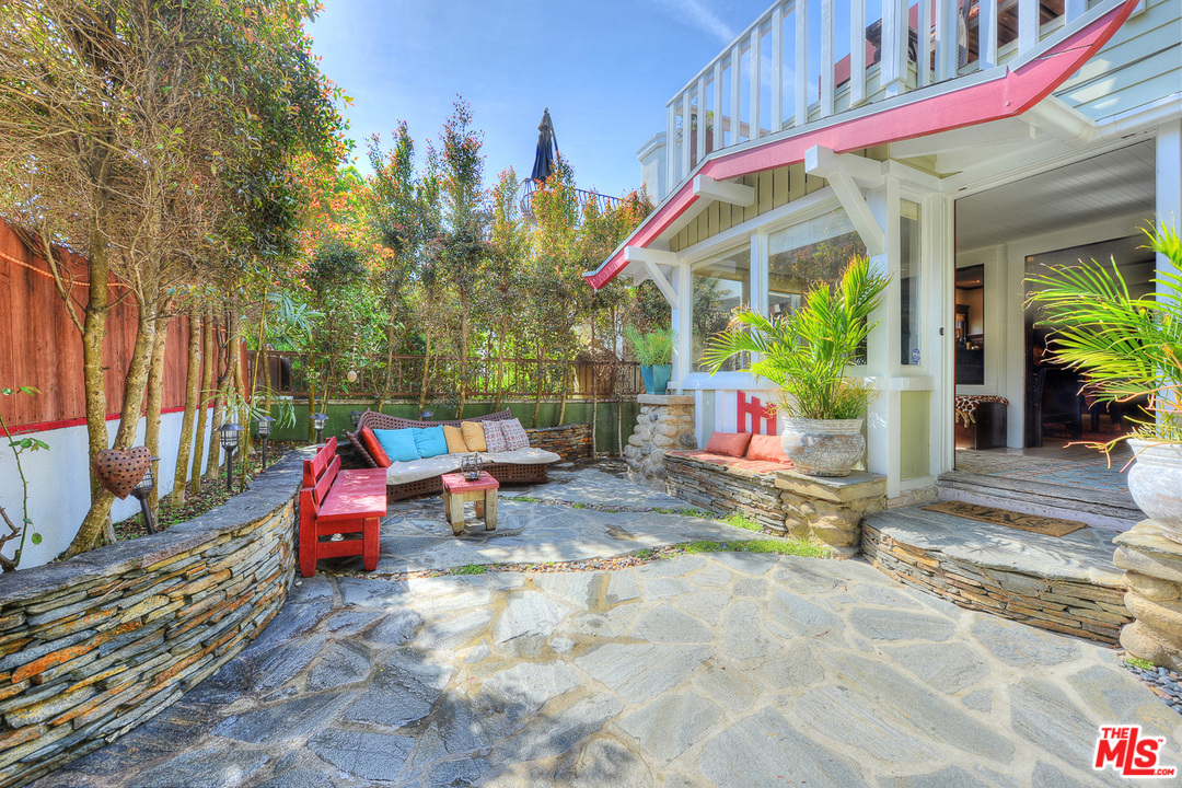 19 Anchorage Street Marina del Rey, CA 90292 - Photo 2 of 33