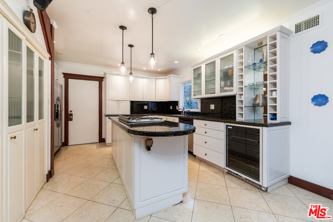 19 Anchorage Street Marina del Rey, CA 90292 - Photo 11 of 33