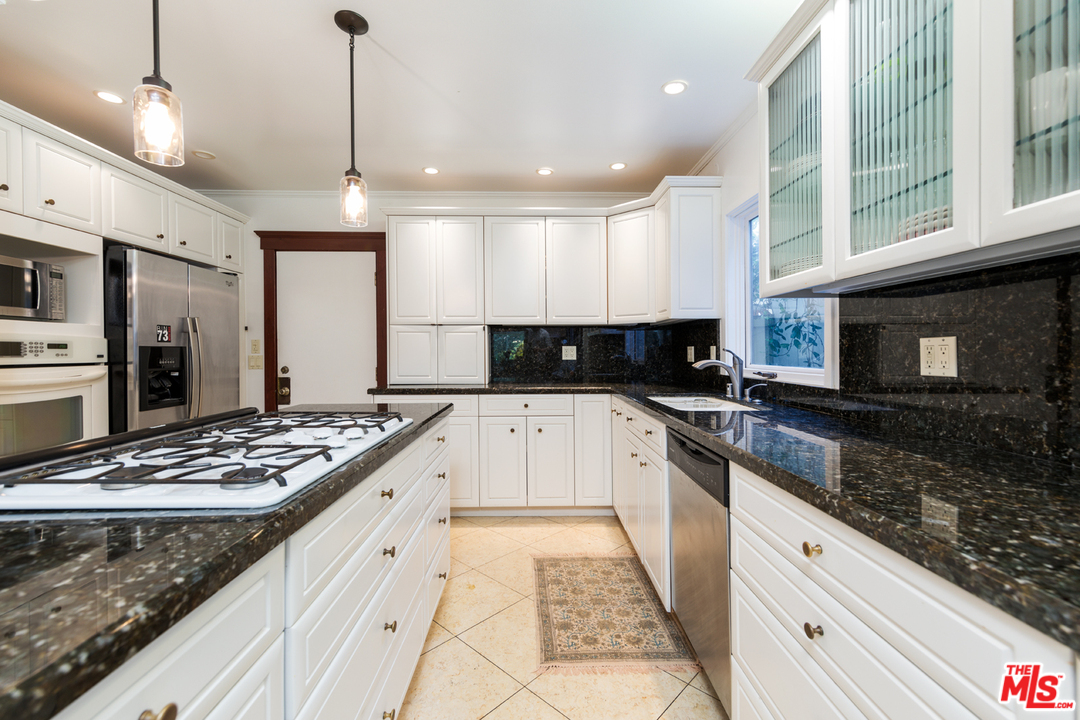 19 Anchorage Street Marina del Rey, CA 90292 - Photo 12 of 33