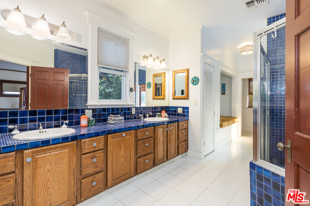 19 Anchorage Street Marina del Rey, CA 90292 - Photo 20 of 33
