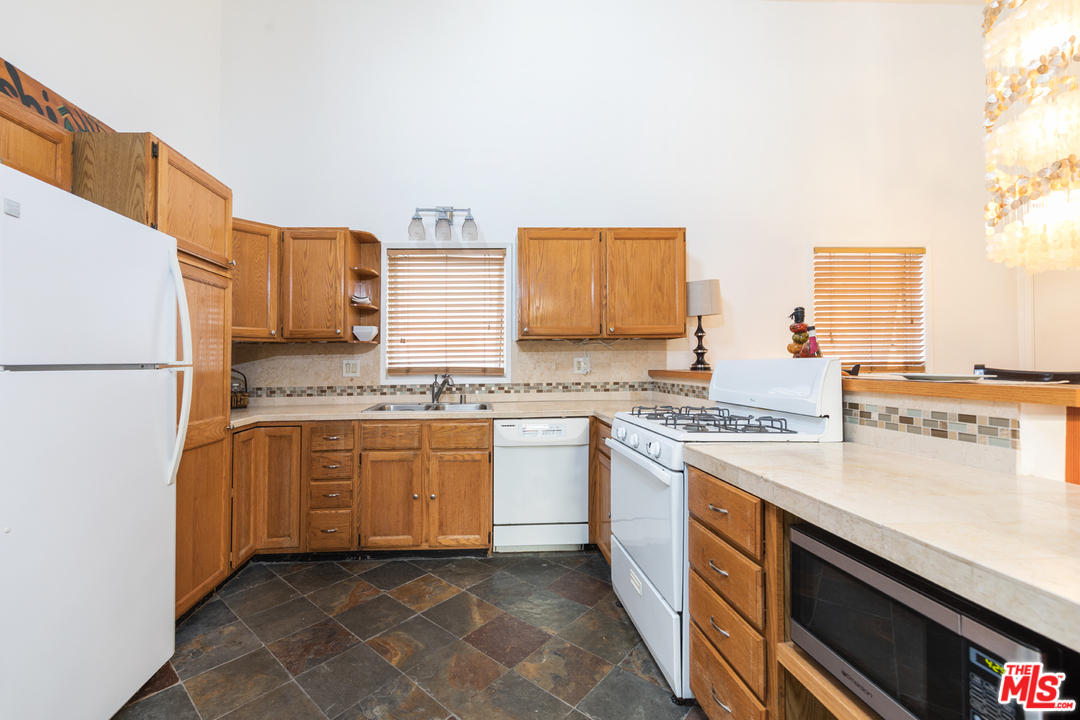 19 Anchorage Street Marina del Rey, CA 90292 - Photo 26 of 33