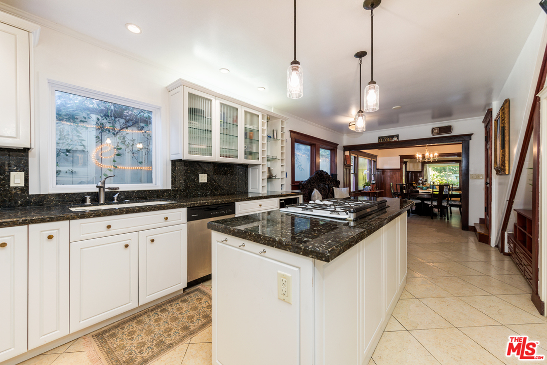 19 Anchorage Street Marina del Rey, CA 90292 - Photo 10 of 33