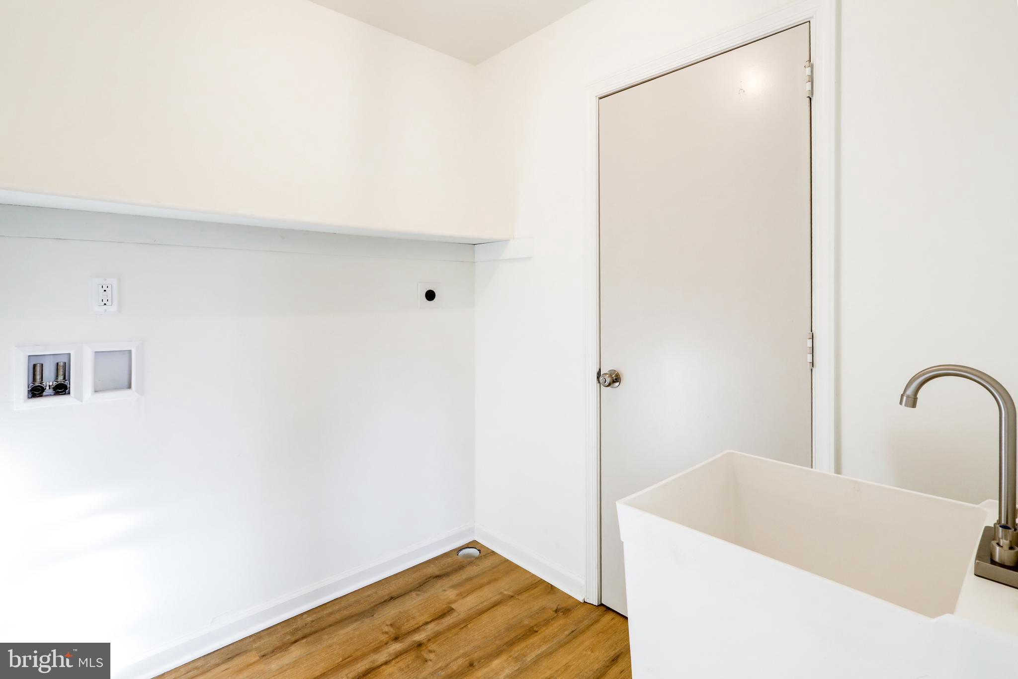 2818 Nolt Road Lancaster, PA 17601 - Photo 15 of 37 a bathroom with a tub and shower