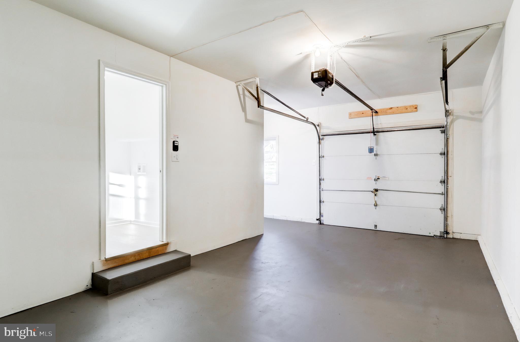 2818 Nolt Road Lancaster, PA 17601 - Photo 29 of 37 an empty room with wooden floor and windows