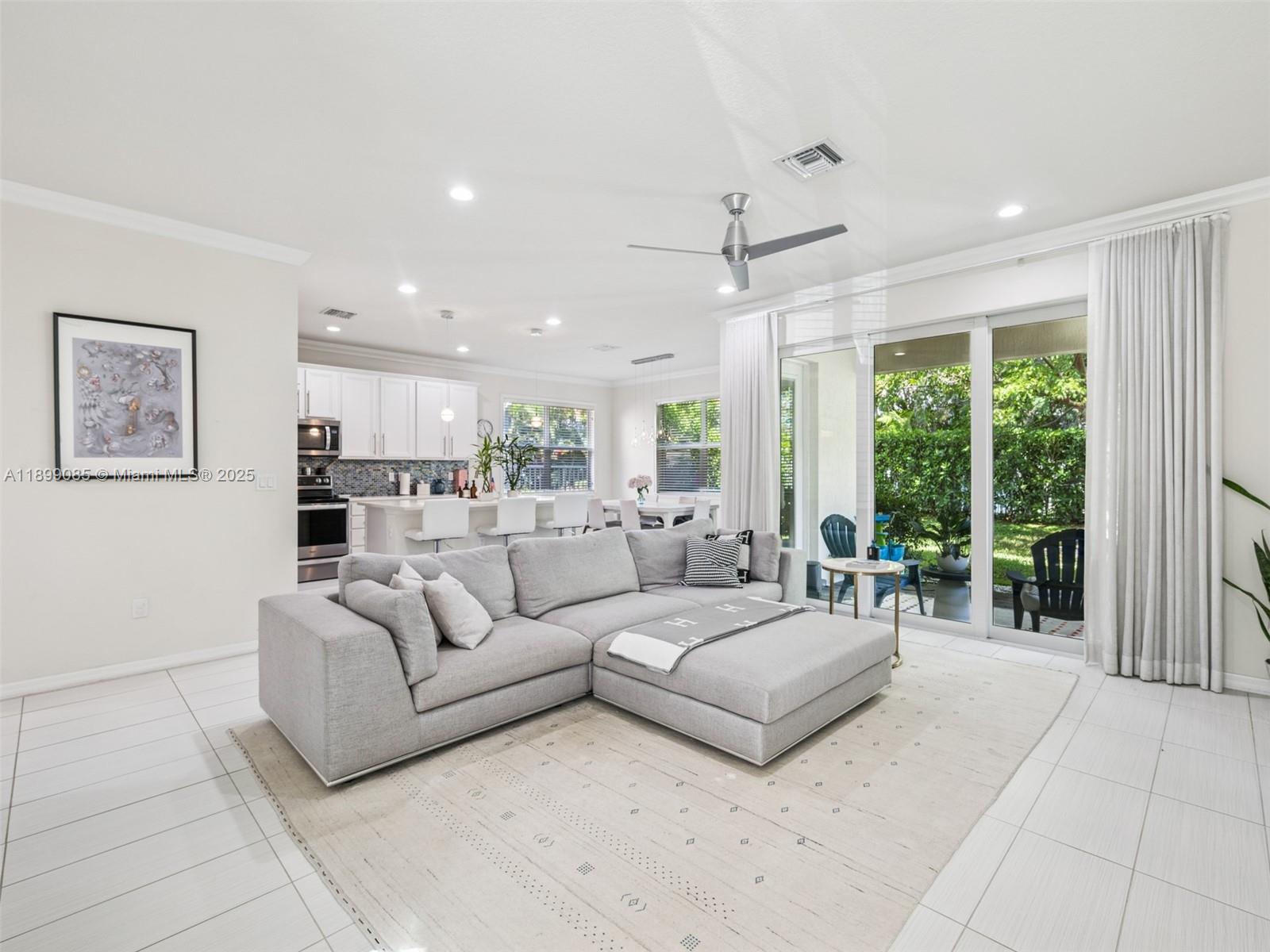 4325 Large Leaf Lane Hollywood, FL 33021 - Photo 15 of 72