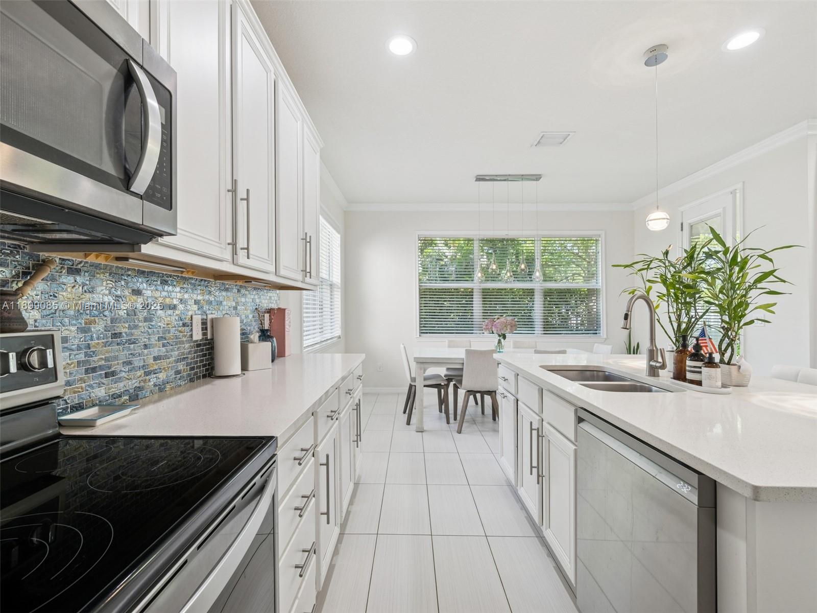 4325 Large Leaf Lane Hollywood, FL 33021 - Photo 20 of 72