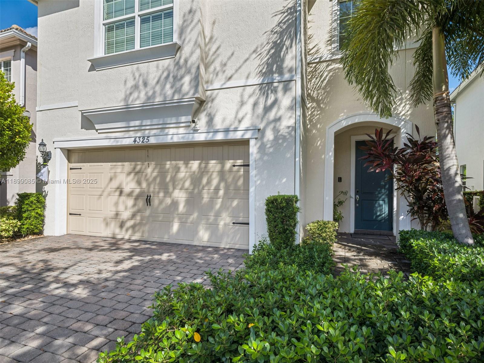 4325 Large Leaf Lane Hollywood, FL 33021 - Photo 5 of 72