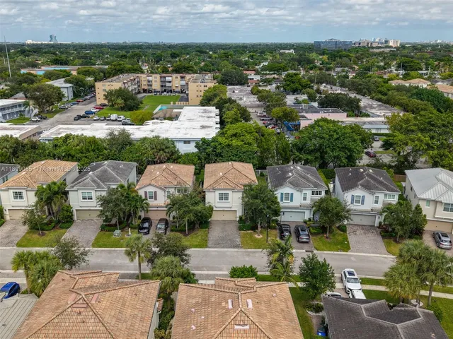 $5,700 | 4325 Large Leaf Lane, Hollywood, FL 33021