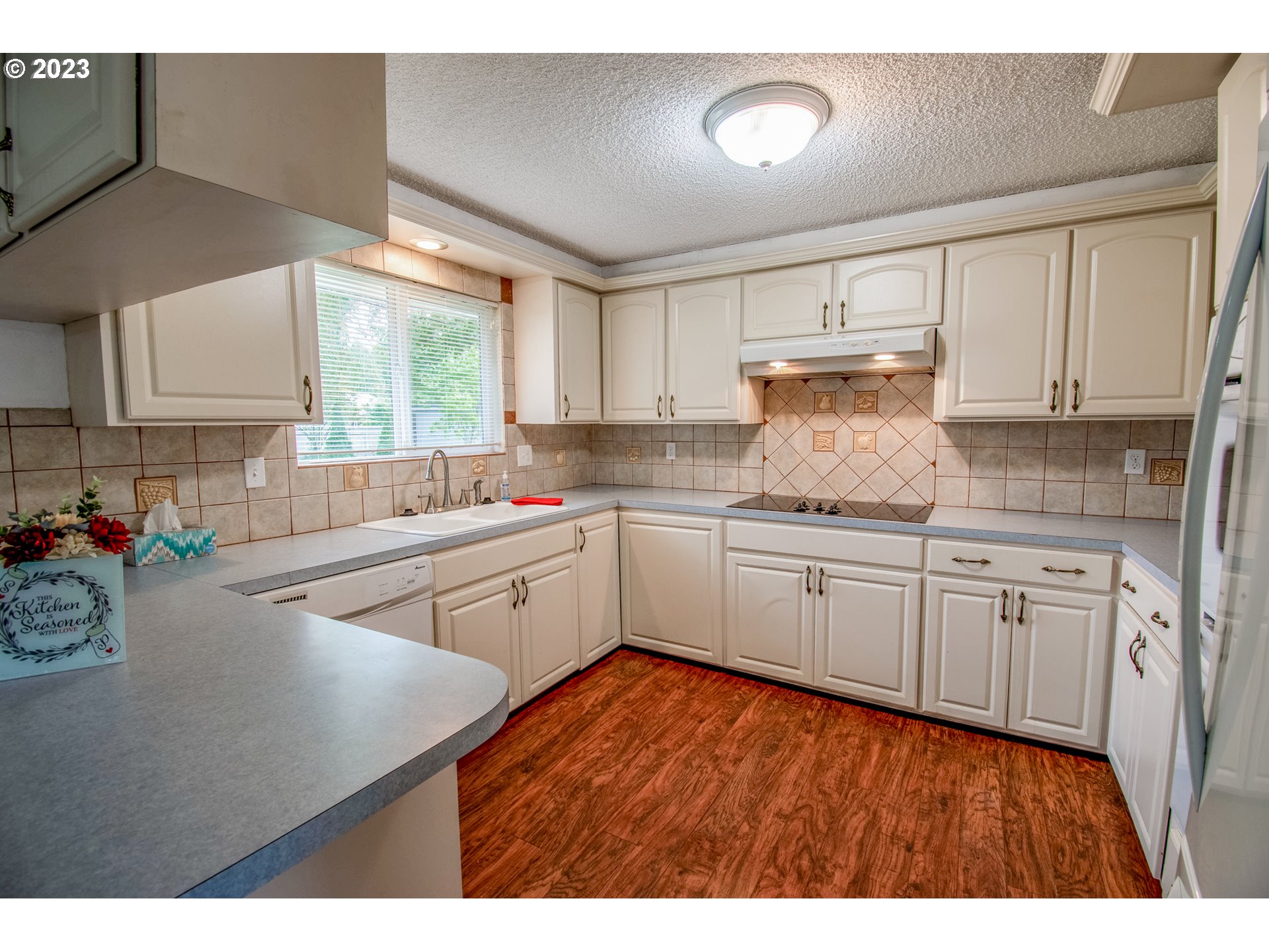 1580 Goodpasture Island Road Eugene, OR 97401 - Photo 8 of 46 Kitchen