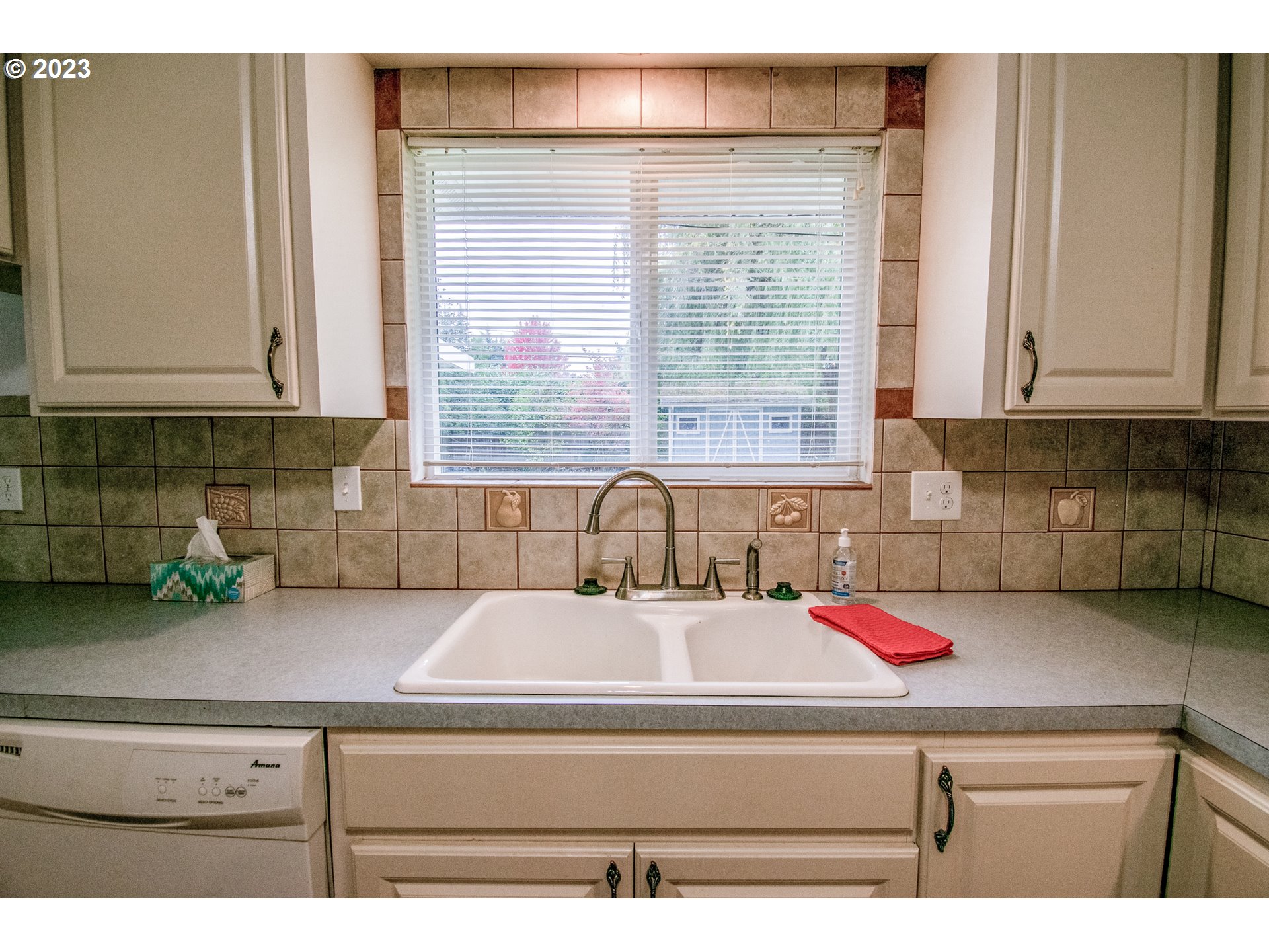 1580 Goodpasture Island Road Eugene, OR 97401 - Photo 9 of 46 Kitchen